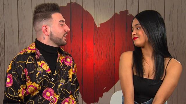 1142 - El cantante y la modelo