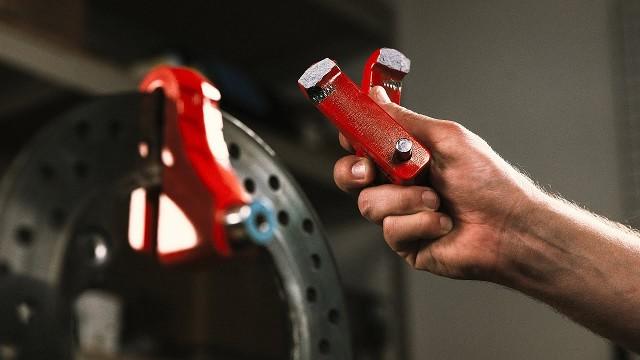 The $5.68 Hardware That Easily Defeats Motorcycle Locks (with LockPickingLawyer)