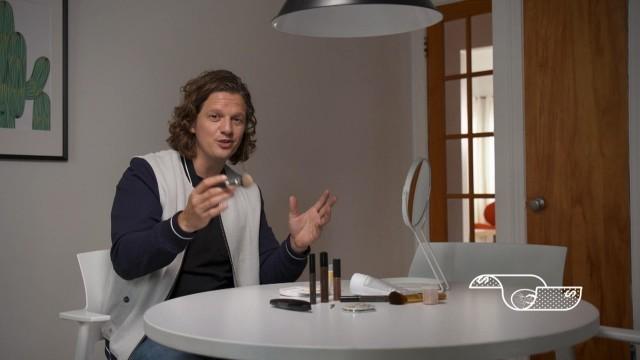 L'univers des soins de beauté et leurs coûts / Sage-femme, un métier qui rapporte beaucoup à l'État