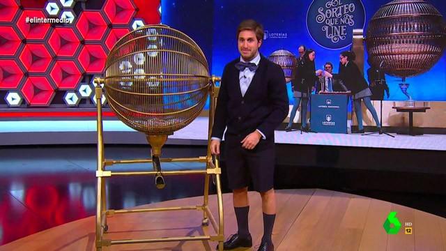 (22-12-20) El percance de Pablo Ibarburu en su experiencia como niño de San Ildefonso en pleno plató de El Intermedio