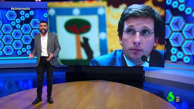 (03-03-21) La reacción de Dani Mateo tras ver cómo Almeida "está a tope con las infantas" tras vacunarse antes de su turno