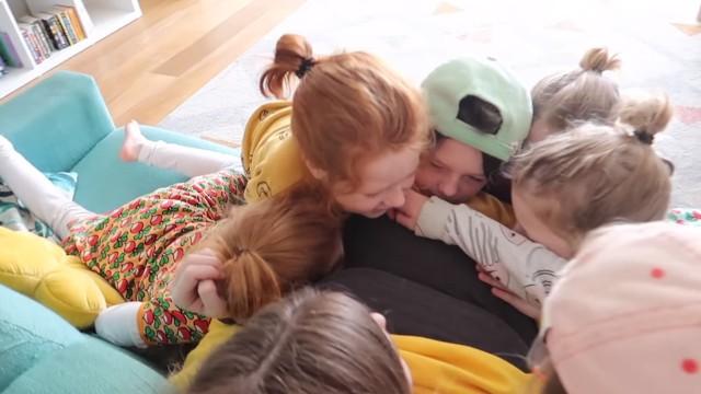 THE TRIPLETS WAIT FOR THE TWINS TO MOVE
