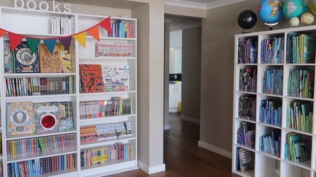 BOOKSHELF TOUR // CHILDREN'S BOOKS (HUGE COLLECTION 1000+)
