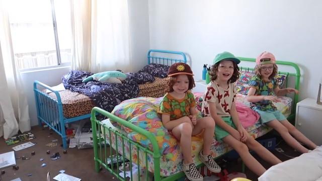 LARGE FAMILY KIDS MINIMALIST BEDROOM MAKEOVER!