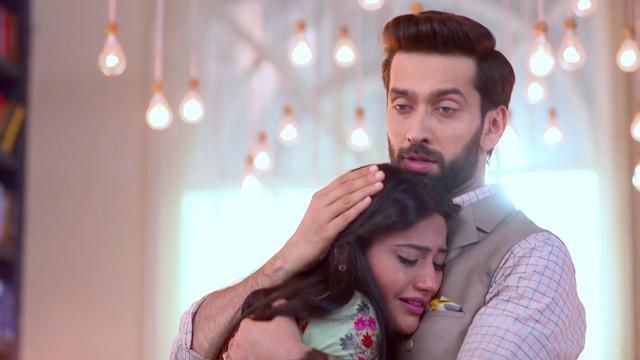 Shivaay Kisses Annika