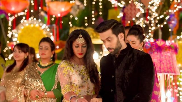 Shivaay, Annika Celebrate Lohri
