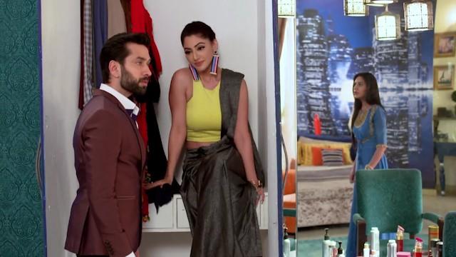 Svetlana In Shivaay's Wardrobe!