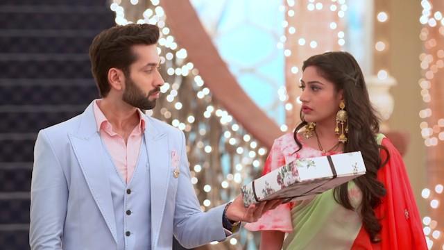 Shivaay's Gift To Annika