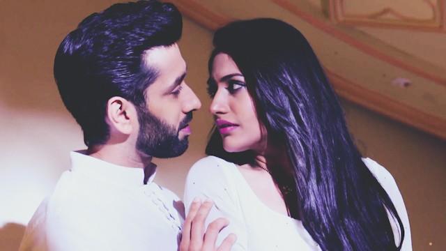 Shivaay, Annika Get Cosy!