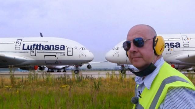 Trotz Corona: Sie fliegen wieder - Ferienalarm am Flughafen