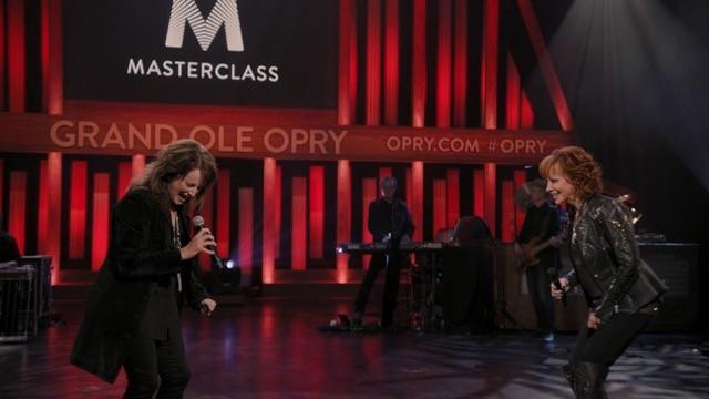 Bonus Chapter: "Does He Love You" Performance