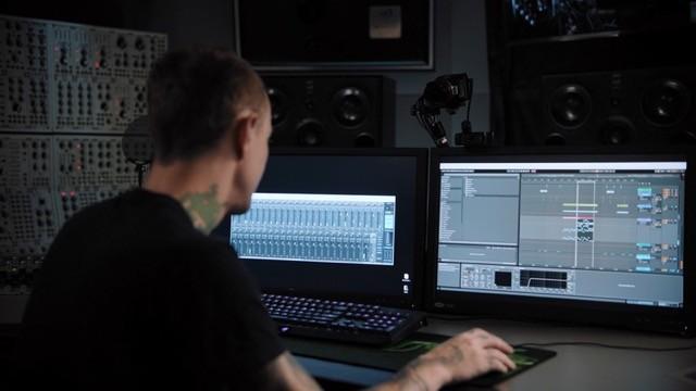 Turning Melodies Into Arrangements