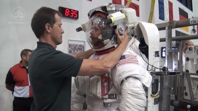 Spacewalking: Training