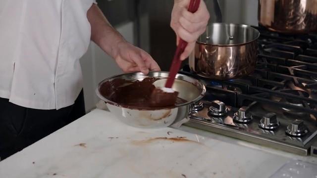 Bonbon Base: Tempered Chocolate Shell