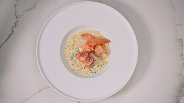 Butter-Poached Lobster With Macaroni and Cheese