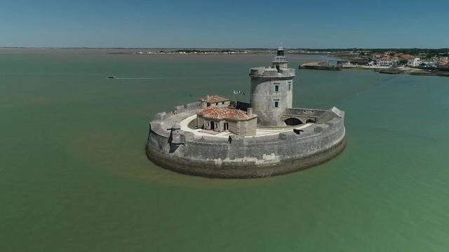 Les forteresses maritimes