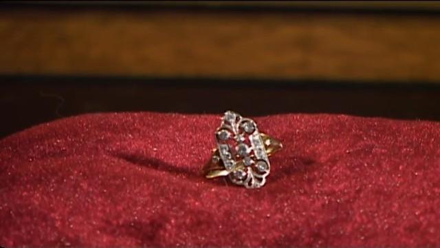 Diamond Ring, Pair of Swords