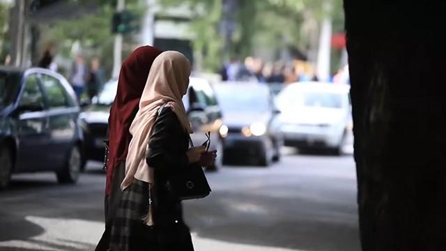 Hijab Concept - غربة الحجاب