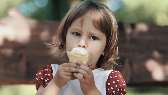 Tasteless Life - حياة بدون طعم