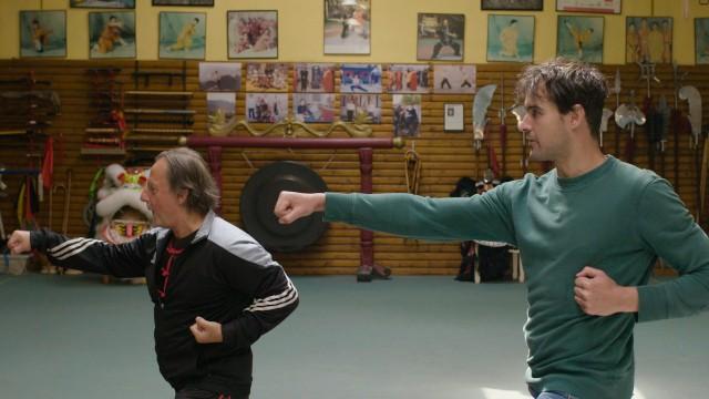 Walter bouwde in zijn achtertuin een oefenzaal voor oosterse vechtkunsten