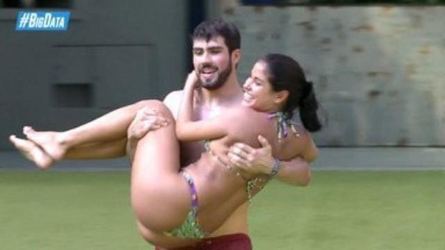 Sempre cabe mais um