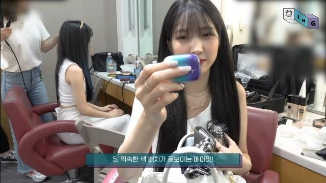 What's In My Bag With Sowon
