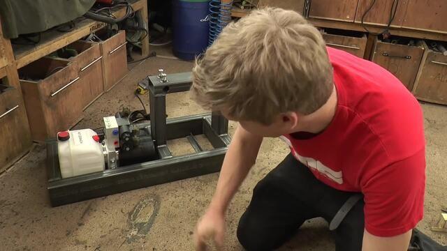 Making the Hulkbuster Part 1-Legs, Huge Hydraulic Legs