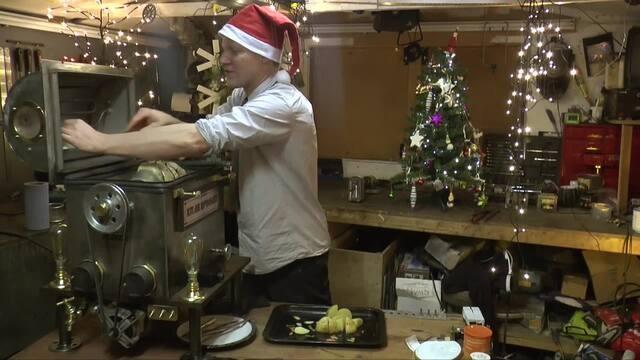 Xmas Spinner Turkey Cooking Machine (With Jamie Oliver)