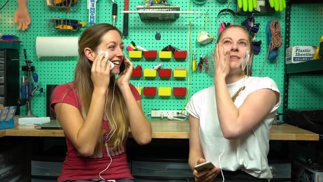 Reading comments with Physics Girl and getting zapped in the face