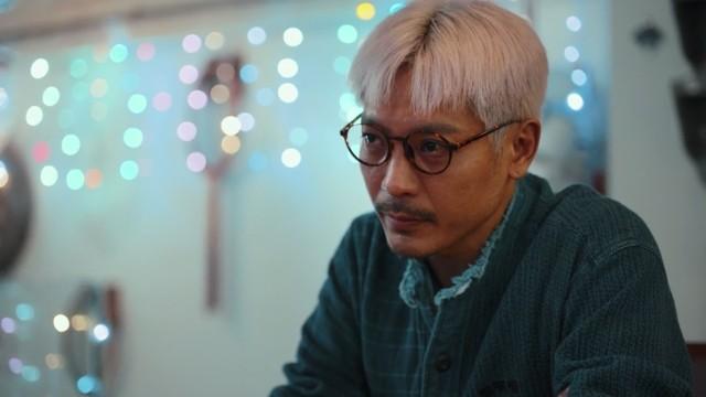 行為詭異