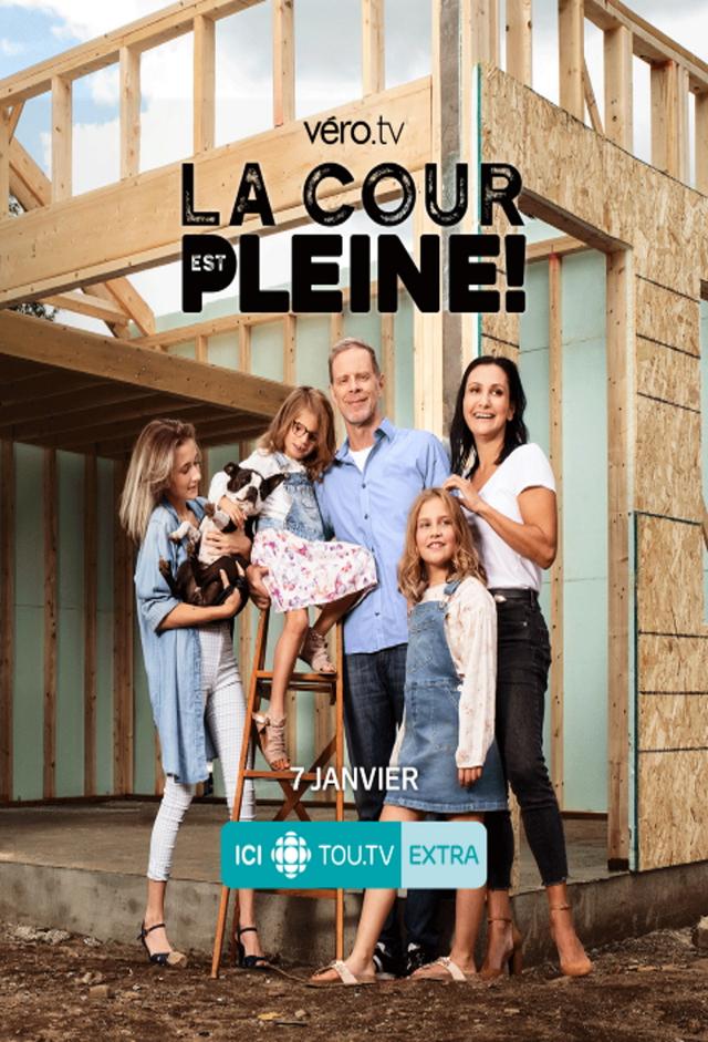 La Cour est Pleine