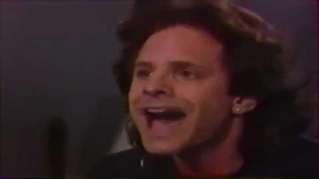 607