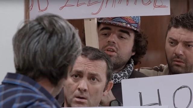 Uvod, bljesak unatrag i viseća litica