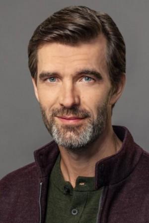 Picture of Lucas Bryant