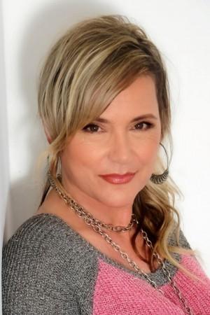 Picture of Dedee Pfeiffer