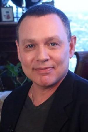 Picture of Doug Hutchison
