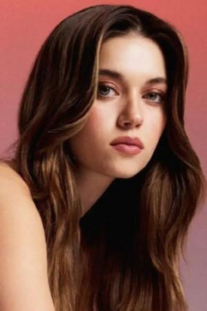 Picture of Afra Saraçoğlu