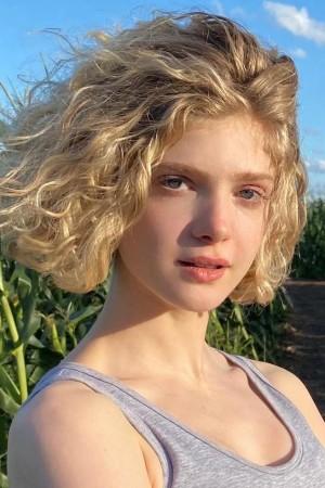 Picture of Elena Kampouris