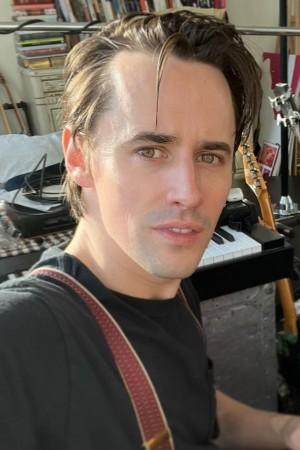 Picture of Reeve Carney