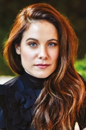 Picture of Caroline Dhavernas