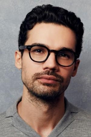 Picture of Steven Strait