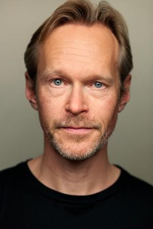 Picture of Steven Mackintosh