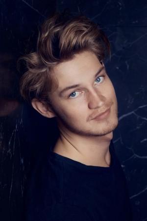 Picture of Damian Hardung