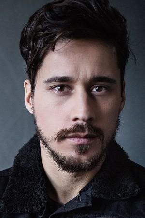Picture of Peter Gadiot