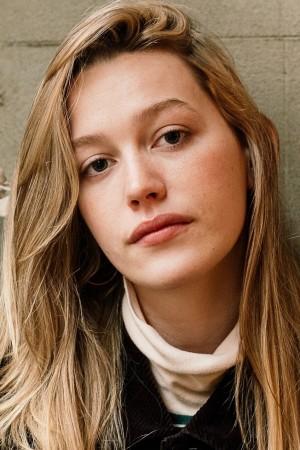 Picture of Victoria Pedretti