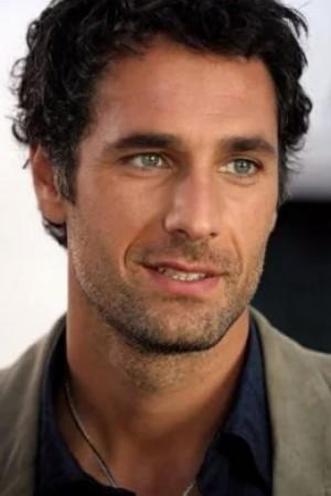 Picture of Raoul Bova
