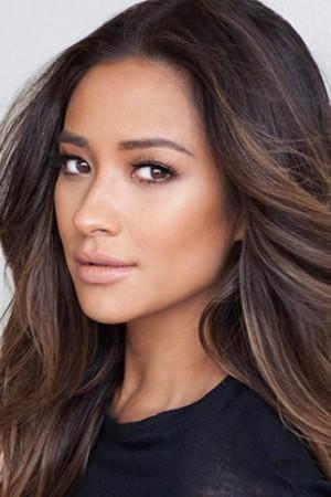 Picture of Shay Mitchell