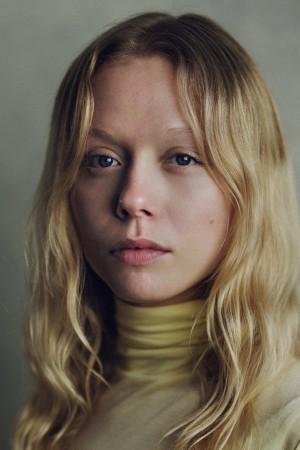 Picture of Naomi Battrick
