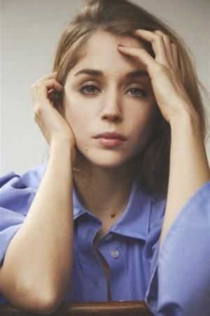 Picture of Alice Isaaz