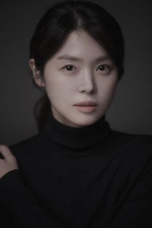 Picture of Min Ji-ah